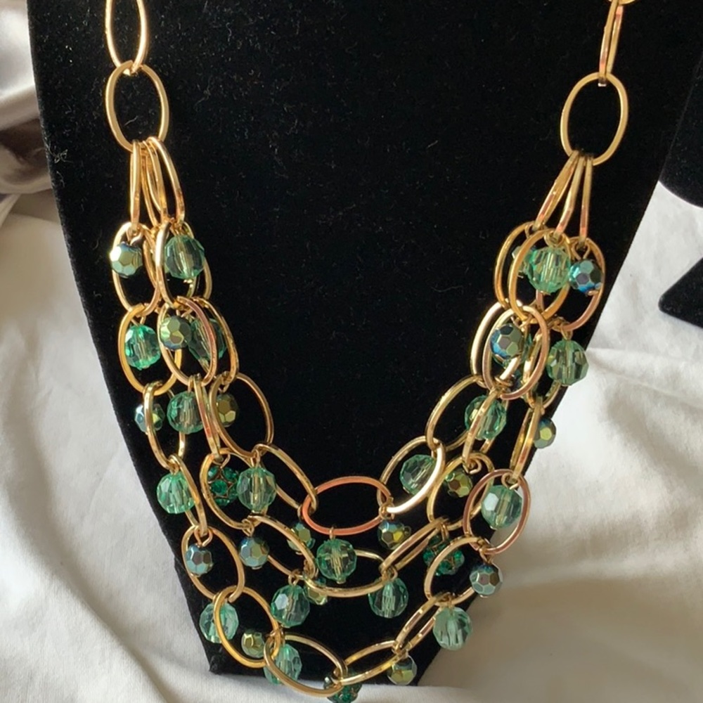 20” gold tri-string necklace with green beads-Nice